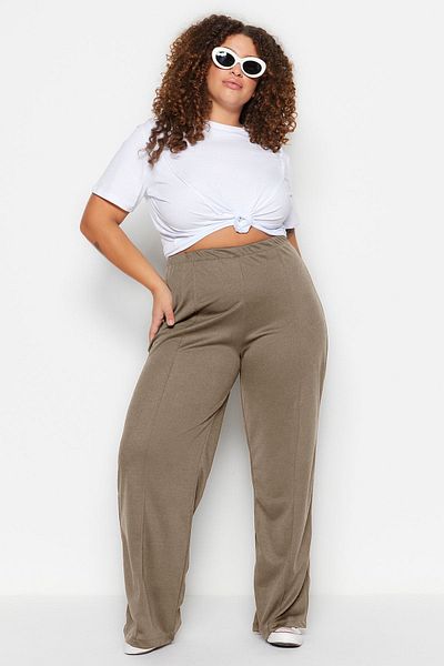 Trendyol Curve Beigefarbene, gerippte Strickhose aus Krepp mit hoher Taille TBBSS23AR00021
