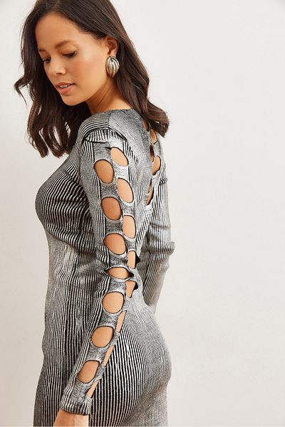 Olalook Rochie de damă argintie cu decolteu în V, spate și mâneci, decupate, tricotaje metalice ELB- 19002331