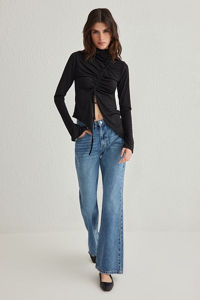 Trendyol Collection Μαύρη όρθια λαιμόκοψη που εφαρμόζει στο σώμα ελαστική πλεκτή μπλούζα TWOSS25BZ00201