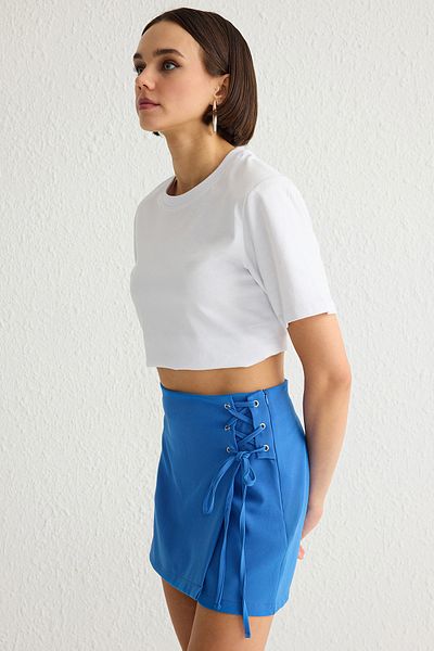 Trendyol Collection Sötétkék kötés és fűzőlyuk részlet szőtt rövidnadrág szoknya TWOAW21SR0038