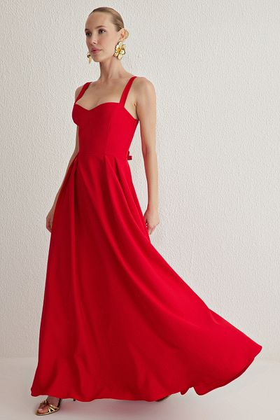 Trendyol Collection Rotes, gewebtes, langes, stilvolles Abendkleid mit A-Ausschnitt und Abschlusskleid TPRSS25AE00020