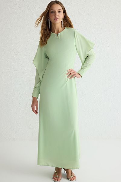Trendyol Modest Hellgrünes, detailliertes, gewebtes Satin-Abendkleid mit Volant-Detail TCTSS25DB00005