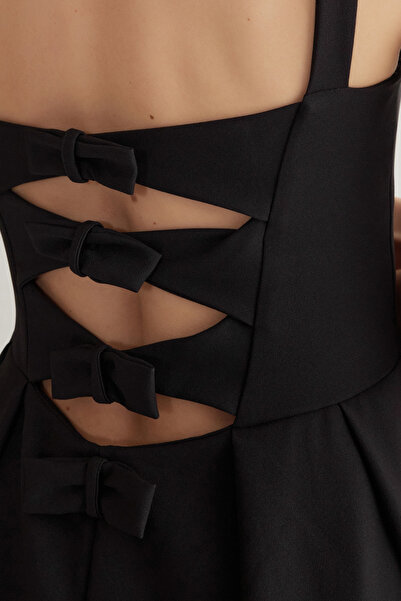 Trendyol Collection Dlouhé stylové večerní šaty černého střihu do A Tprss25Ae00020