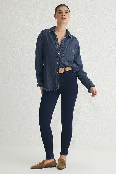 Trendyol Collection Dunkelblaue Skinny-Jeans mit hoher Taille TWOAW24JE00264