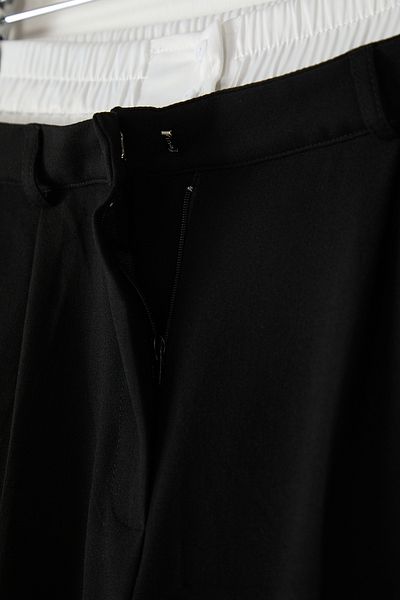 Trendyol Collection Schwarze Boxershorts mit weitem Bein und detailliertem gewebtem Stoff in limitierter Auflage TWOAW24PL00273