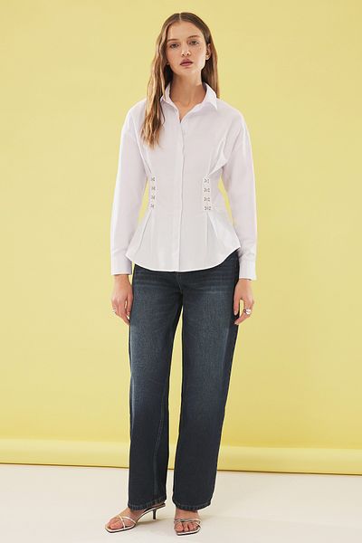 Trendyol Collection Cămașă albă țesătă cu șireturi în talie și detaliu corset TWOSS25GO00081