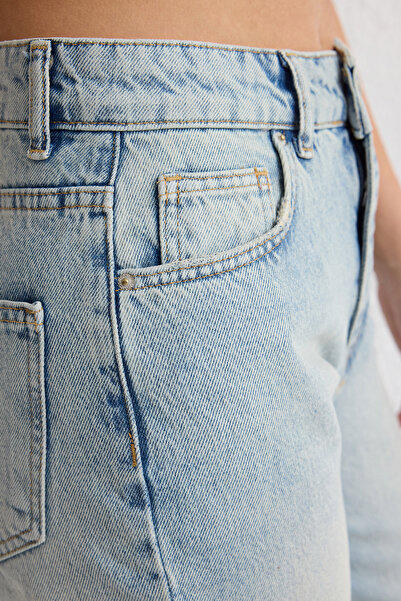 Trendyol Collection Blugi drepti albastru deschis cu talie înaltă TWOSS25JE00084