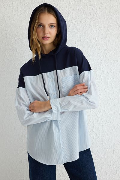 Trendyol Modest Marineblaue, übergroße, gestreifte Strick-Tunika TCTSS25UK00003