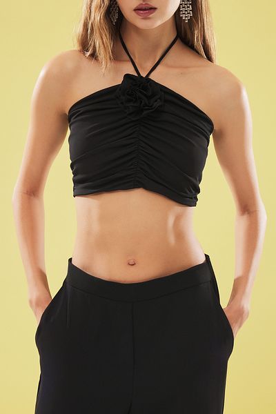 Trendyol Collection Crop-Strick-Bustier mit schwarzen Rosen-Details TPRSS25BS00015