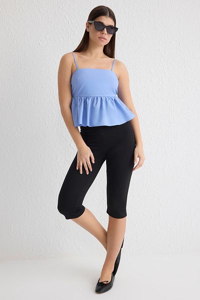 Trendyol Collection Bluzka z wiązaniem z tyłu w kolorze niebieskim, z krótkim rękawem i tkaną wstążką TWOSS25BZ00120