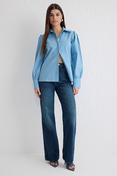 Trendyol Collection Hellblaues, gewebtes Baumwollhemd mit Ballonärmeln TWOSS20GO0065
