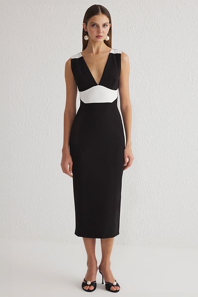 Trendyol Collection Černobílé tkané svatební/svatební dlouhé stylové večerní šaty s výstřihem do V Tprss25El00013