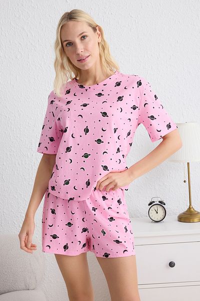 Trendyol Collection Sada pleteného pyžama Galaxy Pattern Pink Shorts - 100% bavlna THMSS25PT00070