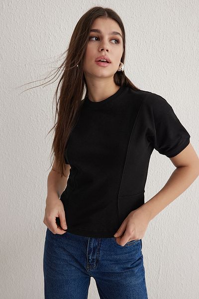 Trendyol Collection Μαύρη πλεκτή ελαστική μπλούζα με λαιμόκοψη TWOSS25BZ00009