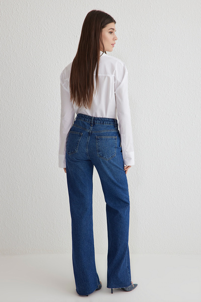 Trendyol Collection Sötétkék, magas derekú, széles lábú farmernadrág TWOSS25JE00065