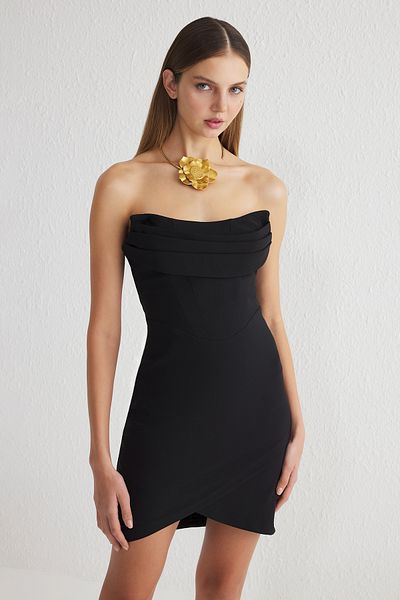 Trendyol Collection Μαύρο Εφαρμοσμένο Στράπλες Κοντό Κομψό Βραδινό Φόρεμα Νυχτερινής Αποφοίτησης TPRSS25EL00192