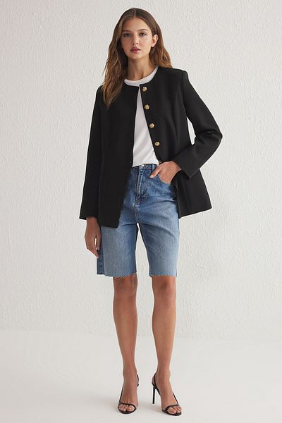 Trendyol Collection Schwarze, gepolsterte, gewebte Tweed-Blazerjacke mit Rundhalsausschnitt TWOSS25BC00008