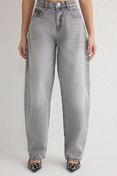 Trendyol Collection Šedé skater Jeans Twoss25Je00063 s vysokým pasem