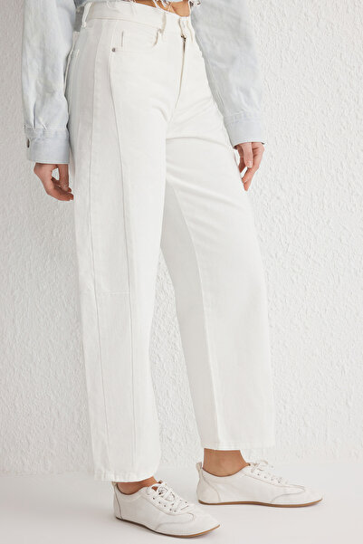 Trendyol Collection Baggy džíny s vysokým pasem a bílým prošíváním TWOSS25JE00165