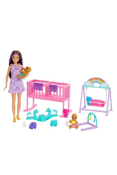 Barbie مجموعة ألعاب Nursury Twinning من Skipper Babysitters Inc. HXM99