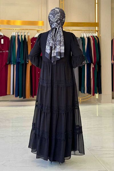 Bym Fashion Μαύρο φόρεμα σιφόν - Μοντέλο 3923, λεπτομέρεια δαντέλας