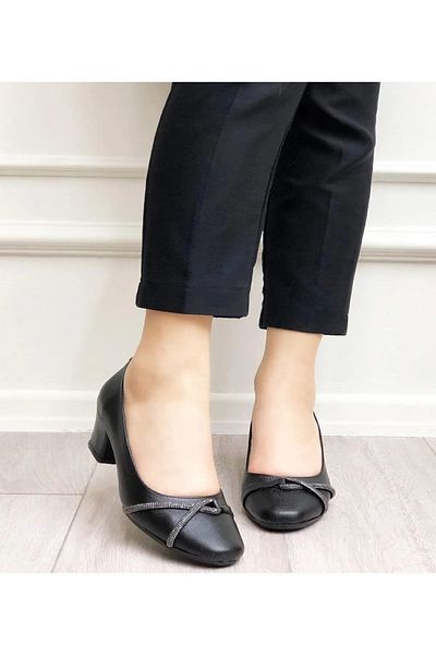 Ayakkabı Ülkesi Women's Black Jewelled Shiny Cup Short Thick Heeled Comfortable Daily Anatomical Casual Evening Dress Mother Shoes