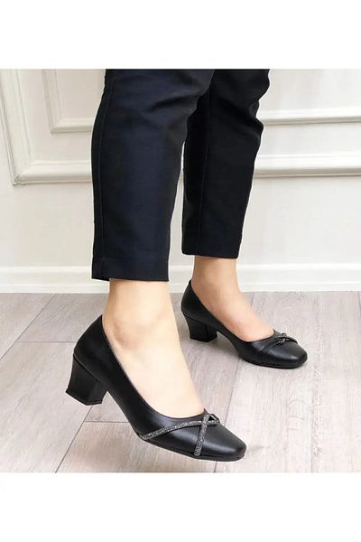 Ayakkabı Ülkesi Women's Black Jewelled Shiny Cup Short Thick Heeled Comfortable Daily Anatomical Casual Evening Dress Mother Shoes