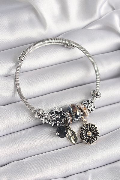 Skygo Silver Color Black Color Flower Figure Pearl Detail Charm Bracelet - Tj-Bb6589