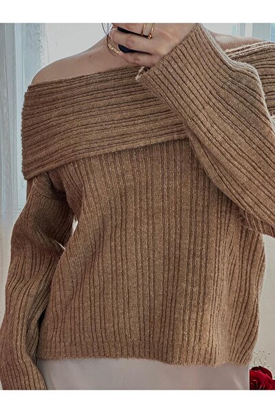 Azra Kadın Kahverengi Omuz Açık Katlamalı Kazak