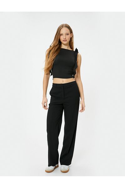Koton Nabíraný střih Crop Top bez rukávů Detailní střih Crew Neck Slim Fit