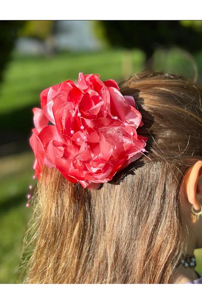 QUEEN AKSESUAR Red Luxury Fashion - Large Satin with Pearls, Artificial Rose Flowers Peg Clip Buckle
