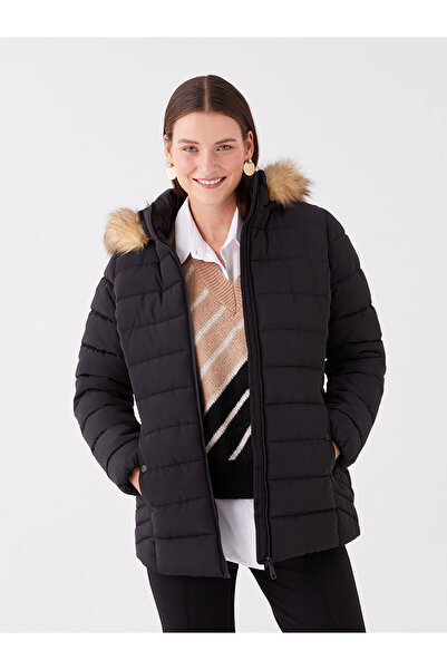 LC Waikiki Özmarka Yeni Sezon Kadın Kapüşonlu Düz Şişme Mont