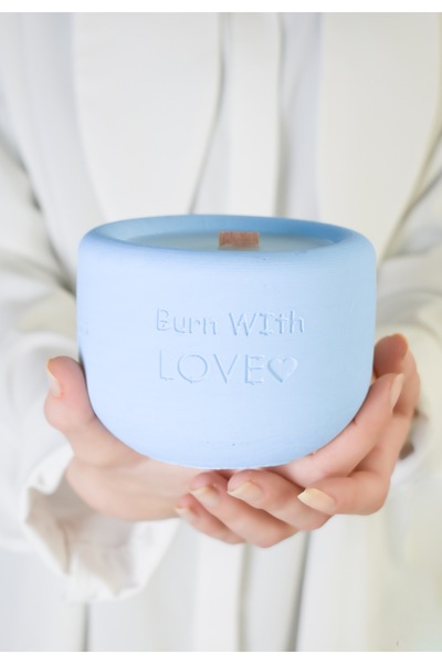 LALEZEN HOME YASEMİN KOKULU DEKORATİF MAVİ BETON MUMLUK & SOYAWAX MUM (JASMINE SCENTED)