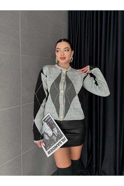 02Lady Fashion Women's Diamond Patterned Buttoned Knitwear Cardigan