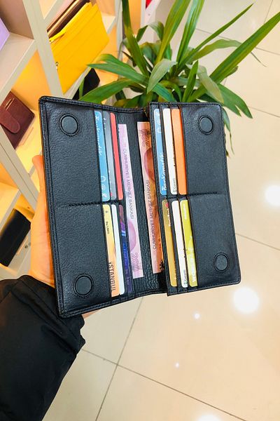 derius Santos Black Magnetic Vertical Wallet with Phone Compartment (Zipper Compartment)