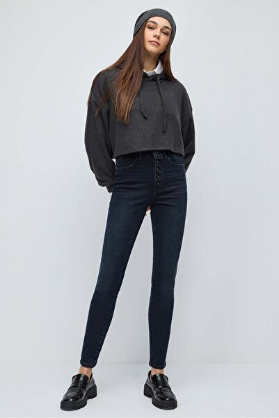 No Matter What Weiches, kurzes Kapuzentop aus Strickstoff