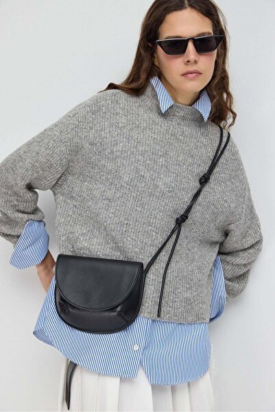 No Matter What Kurzer Strickpullover mit halbrolliertem Kragen