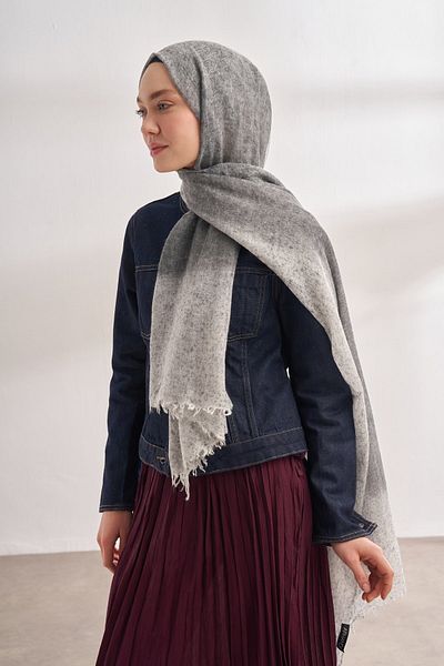 ARMANDA Gradient Pattern Wool Antique Shawl - Smoked-Grey