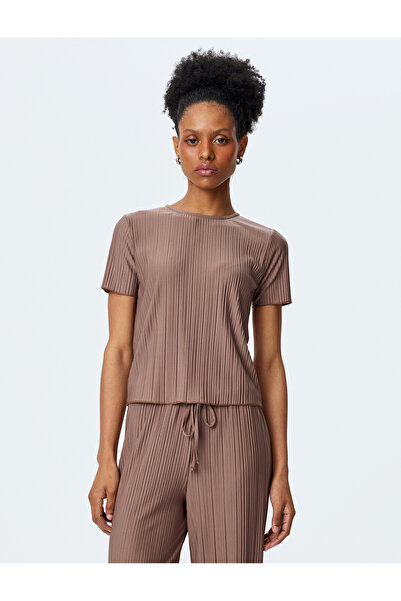 Koton Pohodlné skládané tričko s krátkým rukávem a výstřihem