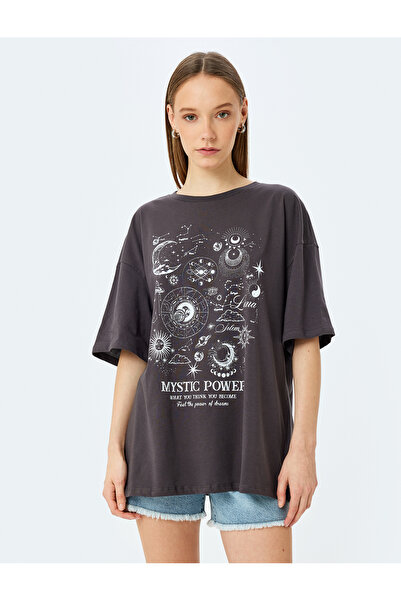 Koton Μπλουζάκι με κοντό μανίκι με λαιμόκοψη με στάμπα Mystic