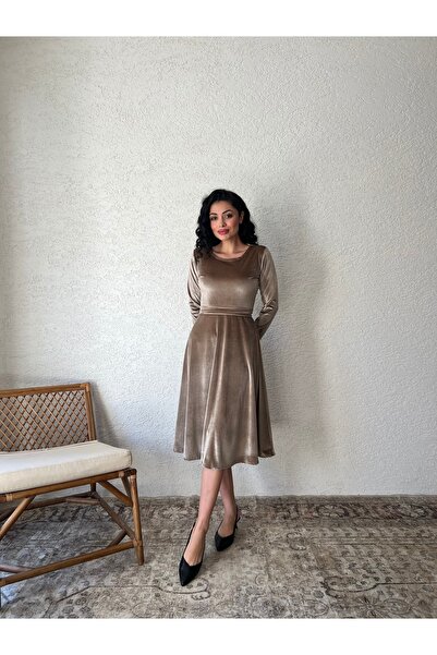 KÜÇÜĞÜM BUTİK Μπεζ κοντό βελούδινο φόρεμα