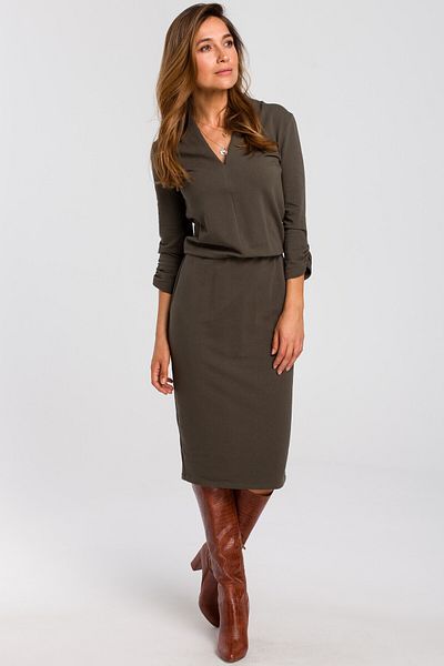 Stylove Knit dress with a neckline