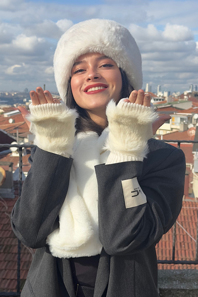 Mollycrush Women's Winter White Faux Fur Plush Heart - Set of 3