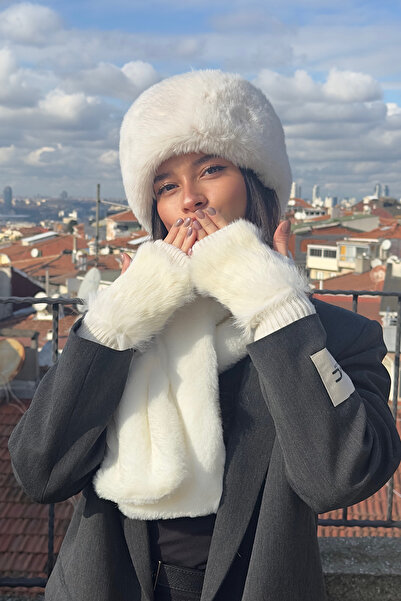 Mollycrush Women's Winter White Faux Fur Plush Heart - Set of 3