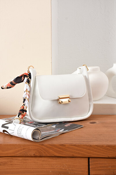 ESTUTE حقيبة كتف نسائية - تصميم بتفاصيل وشاح