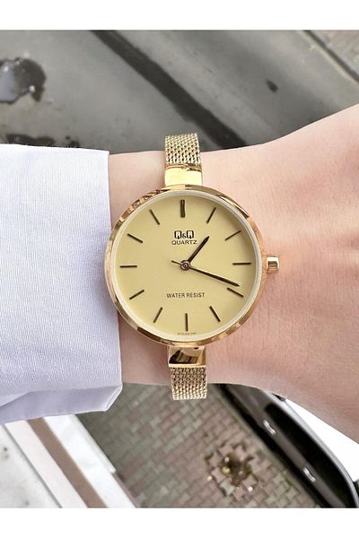 Q&Q Women's Wicker Cord Wristwatch