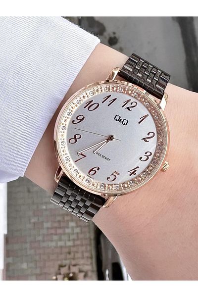 Q&Q Women's Metal Cord Wristwatch