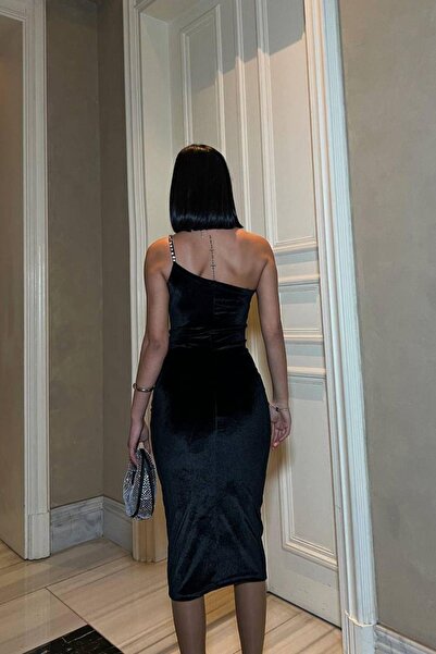 Mossta Tek Kol Taşlı Midi Kadife Elbise Siyah