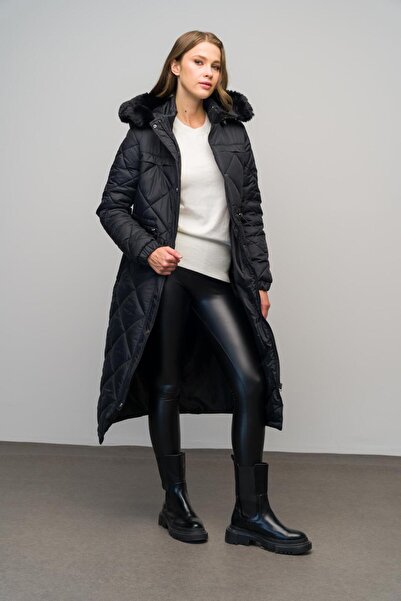 Olcay Černý dlouhý prošívaný kabát – odepínací mikina s kapucí a šňůrkou v pase 6622