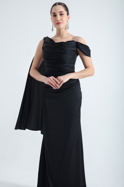 Lafaba Γυναικείο βραδινό φόρεμα μαύρο μακρύ σατινέ με πέτρινο λουράκι